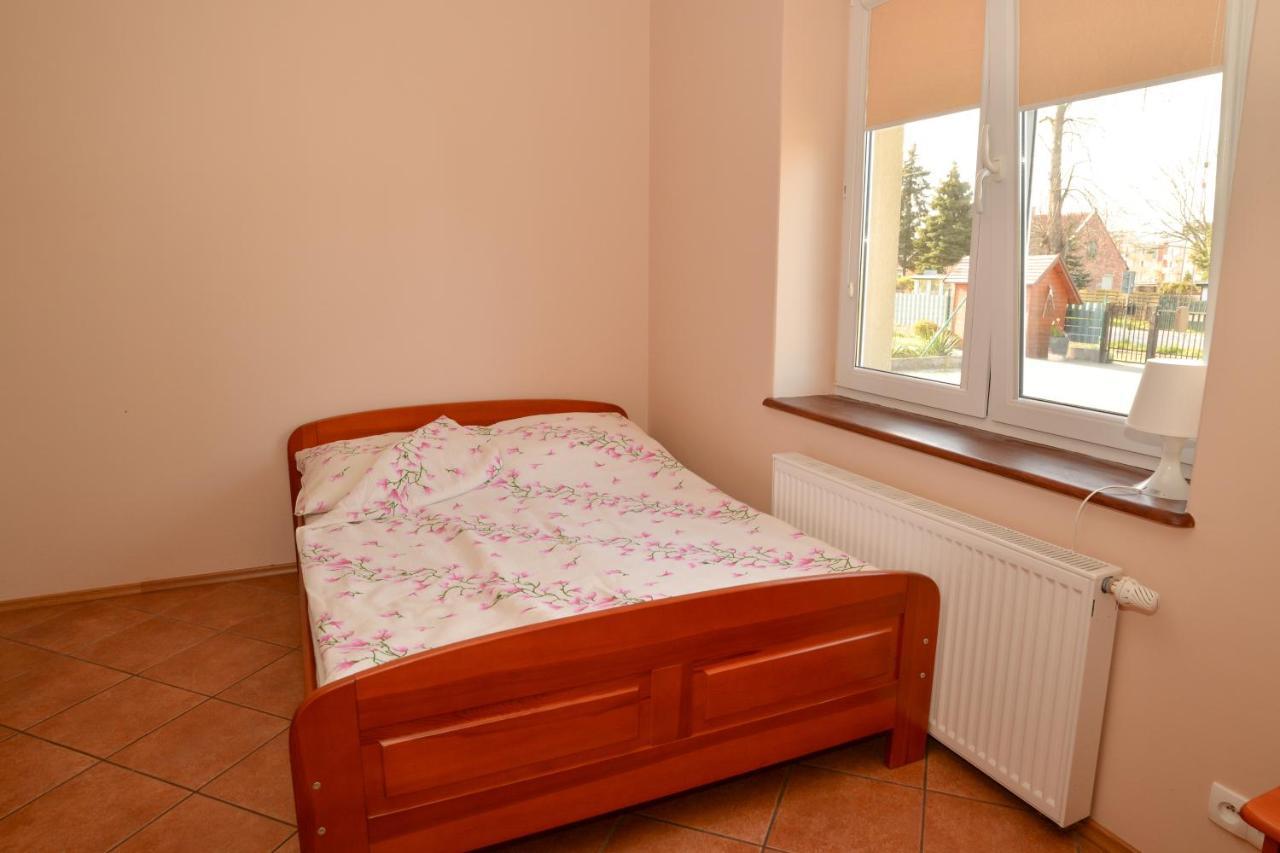 Jantar Pokoje I Domki U Reni Bagian luar foto